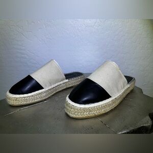 BNWOT South Beach Espadrille Slides